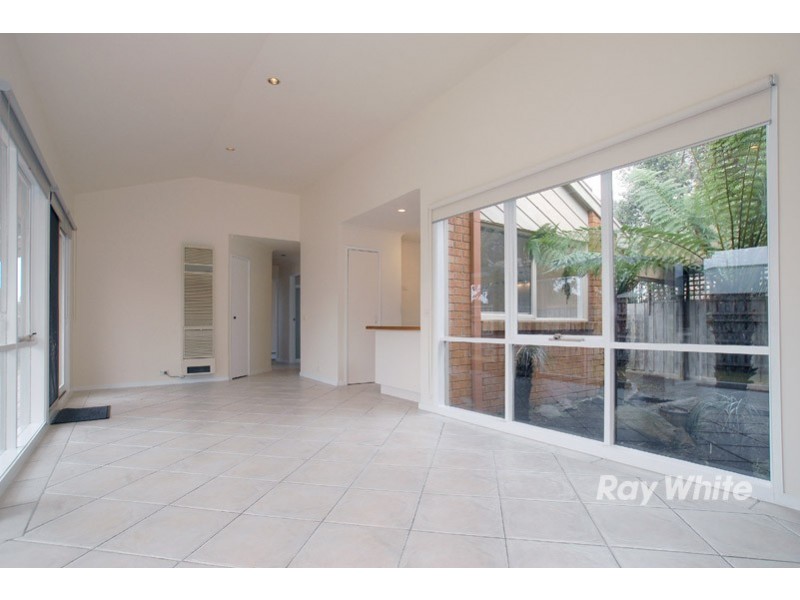 6 Broome Crescent, Cranbourne North VIC 3977