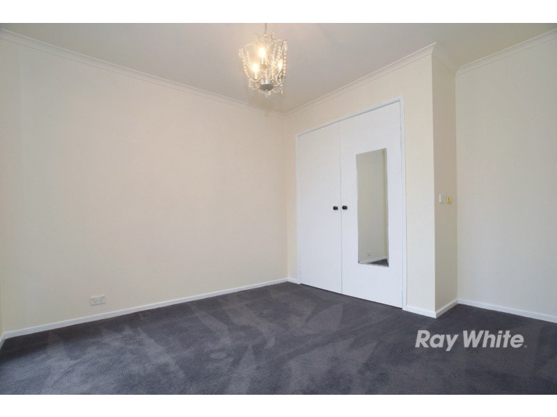 6 Broome Crescent, Cranbourne North VIC 3977