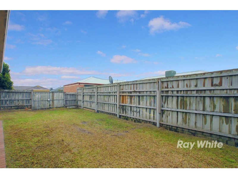 6 Broome Crescent, Cranbourne North VIC 3977