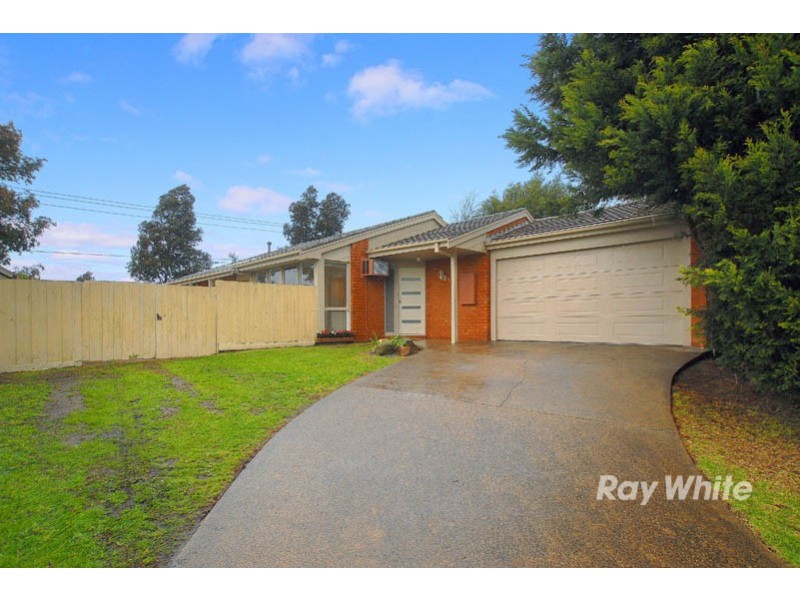 6 Broome Crescent, Cranbourne North VIC 3977