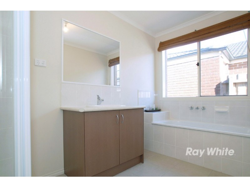 16 Pengana Way, Cranbourne VIC 3977