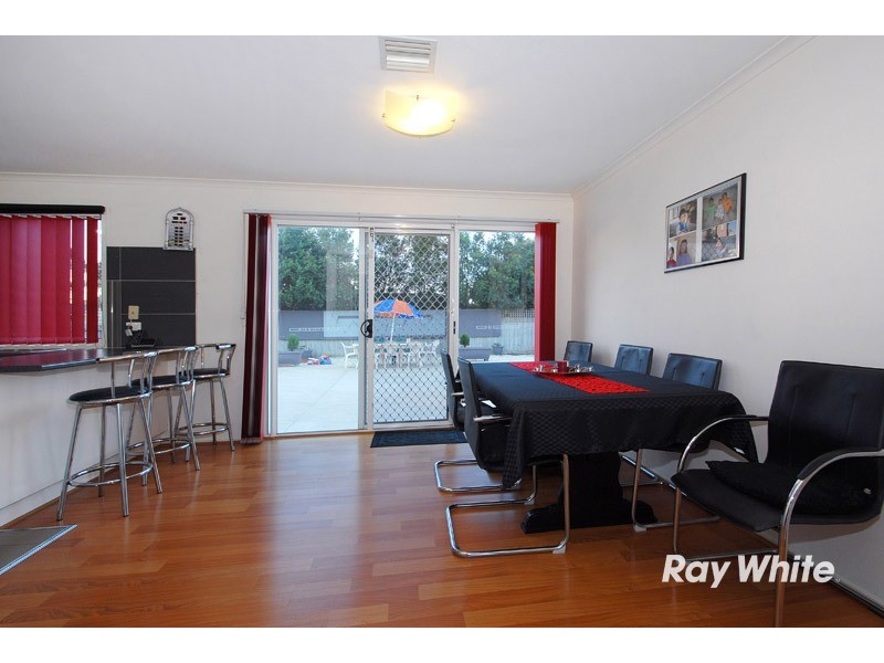 10 Helmsdale Court, Cranbourne West VIC 3977