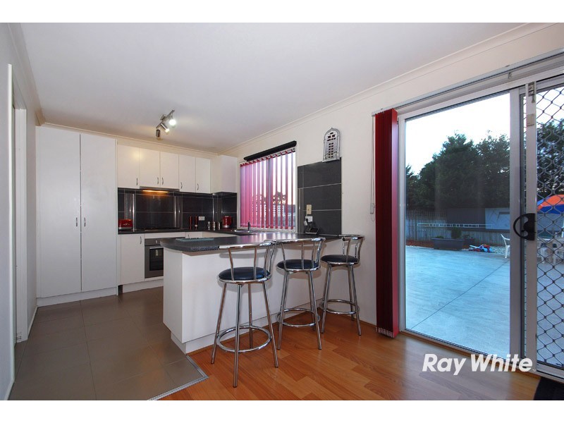 10 Helmsdale Court, Cranbourne West VIC 3977
