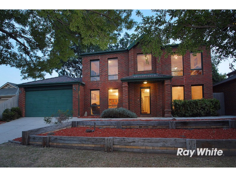 15 May Gibbs Crescent, Lynbrook VIC 3975