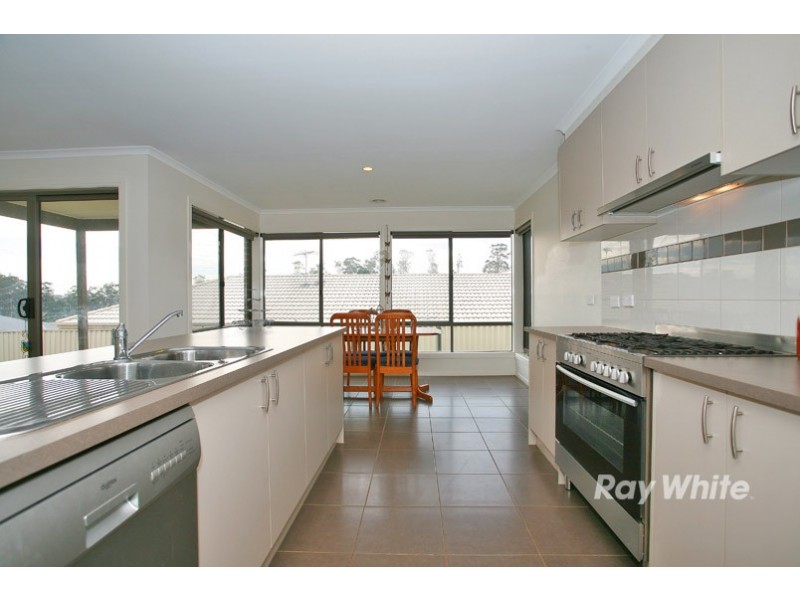 15 Mineral Court, Drouin VIC 3818