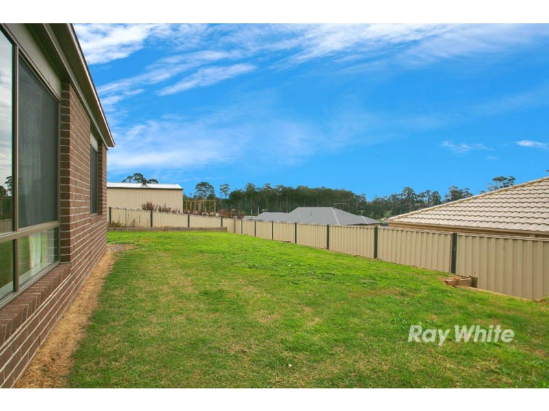 15 Mineral Court, Drouin VIC 3818