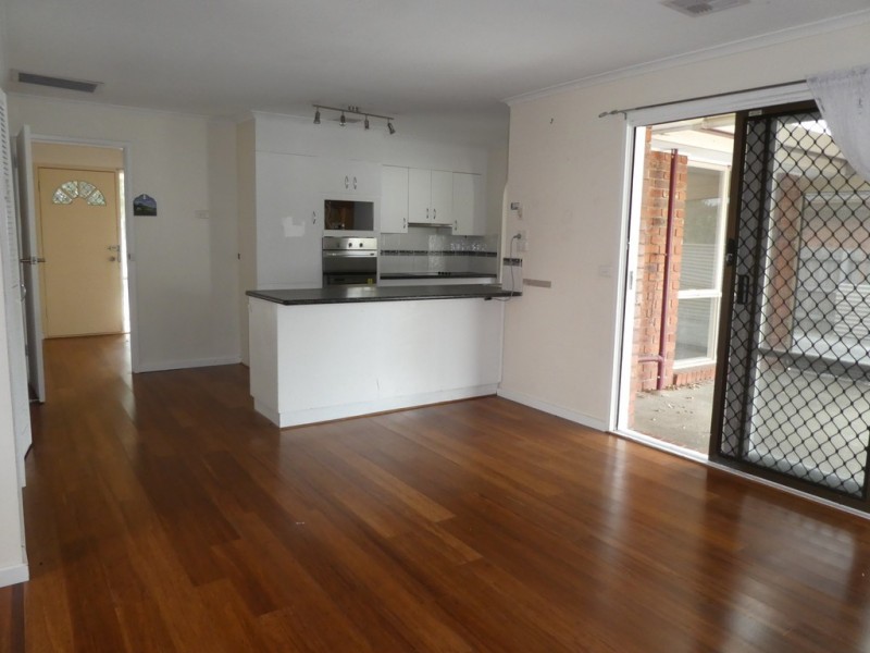 24 Strafford Avenue, Cranbourne VIC 3977