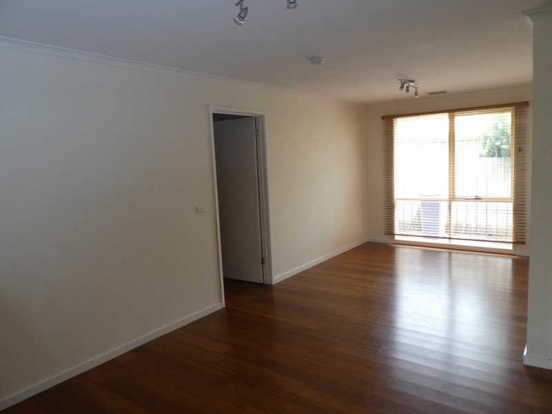 24 Strafford Avenue, Cranbourne VIC 3977