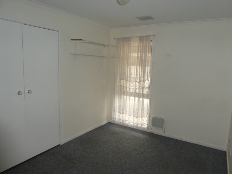 24 Strafford Avenue, Cranbourne VIC 3977