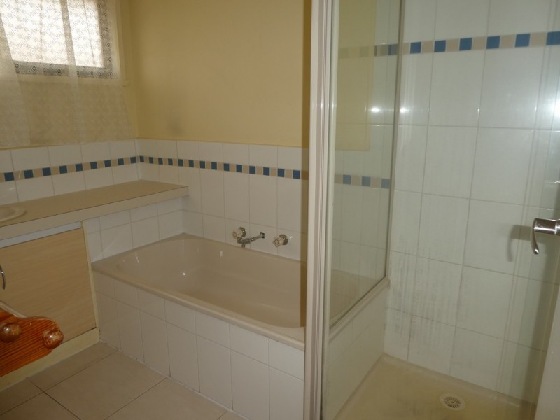 24 Strafford Avenue, Cranbourne VIC 3977