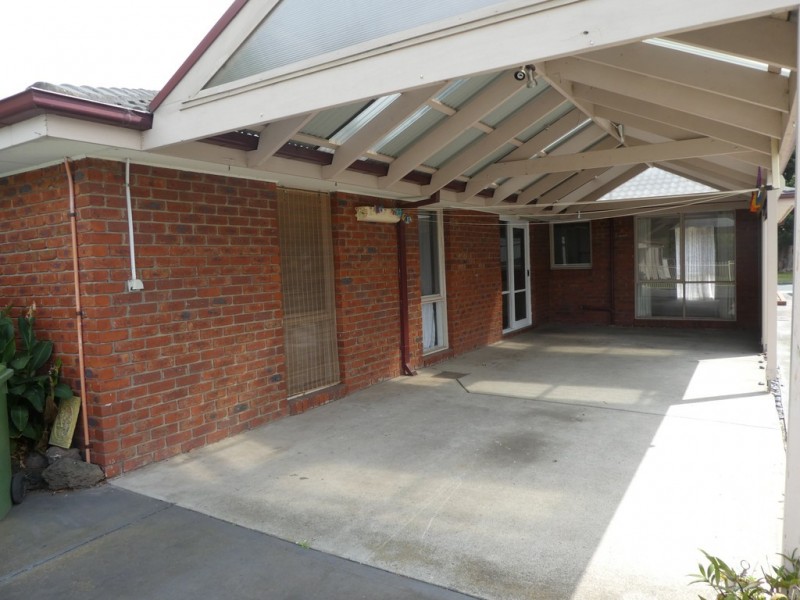 24 Strafford Avenue, Cranbourne VIC 3977