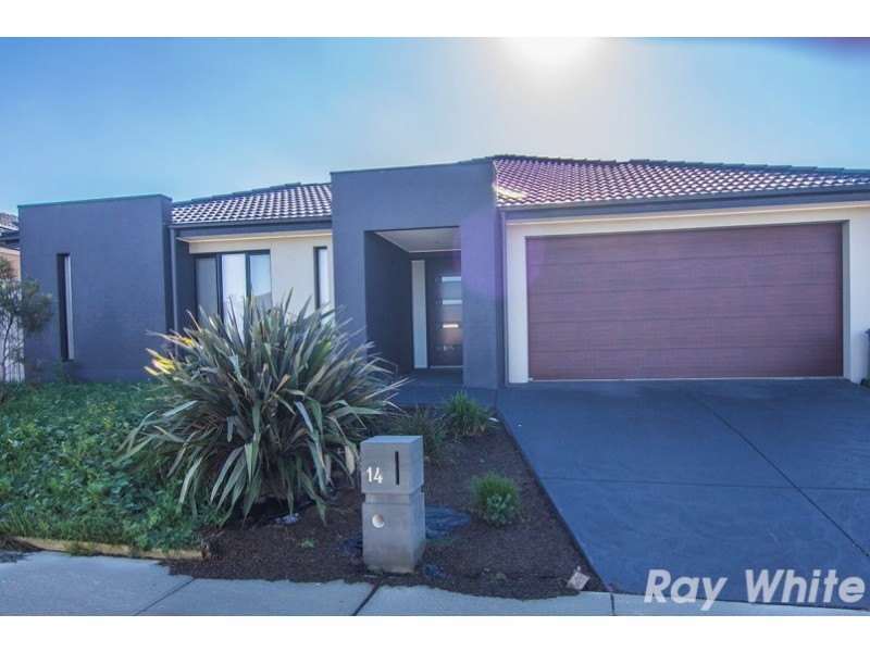14 Armstrong Street, Cranbourne East VIC 3977