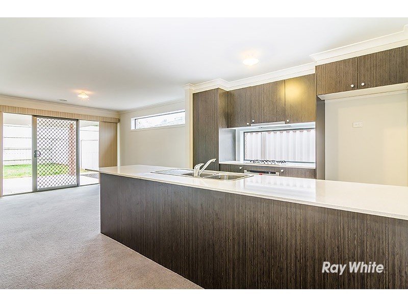 73 Willowtree Drive, Pakenham VIC 3810