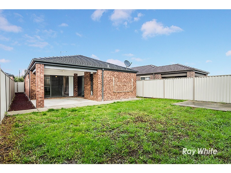 73 Willowtree Drive, Pakenham VIC 3810