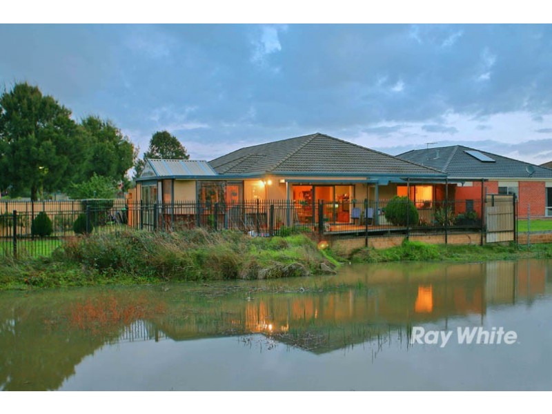 4 Amstel Mews, Cranbourne VIC 3977