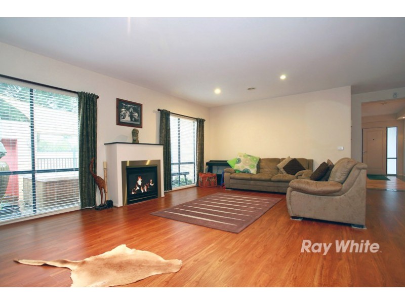 4 Amstel Mews, Cranbourne VIC 3977