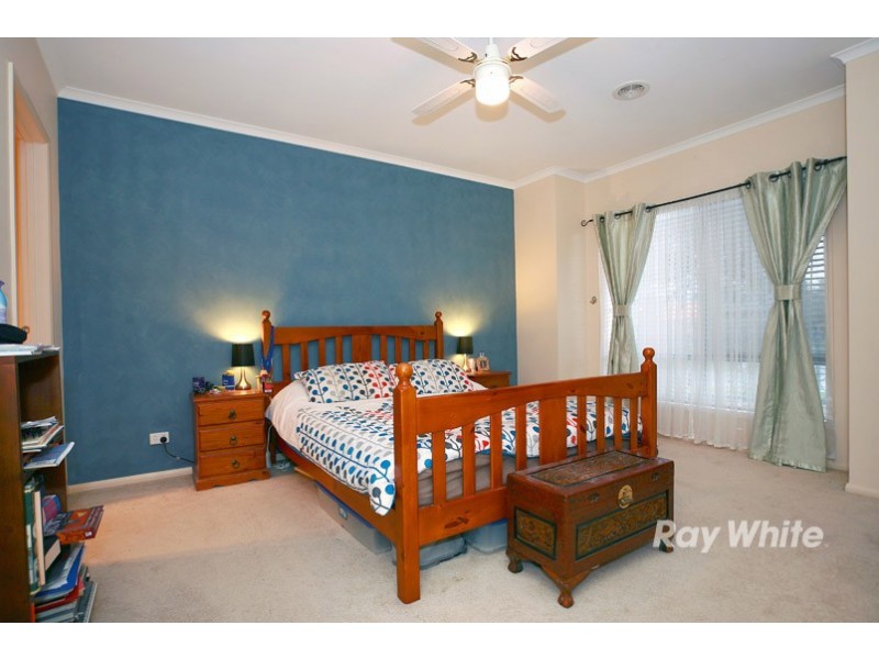 4 Amstel Mews, Cranbourne VIC 3977