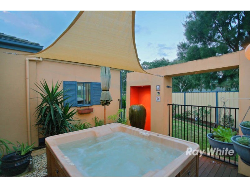 4 Amstel Mews, Cranbourne VIC 3977