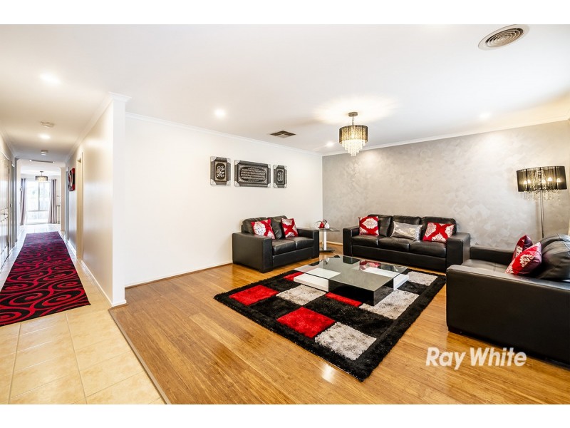 77 Golden Grove Drive, Narre Warren South VIC 3805