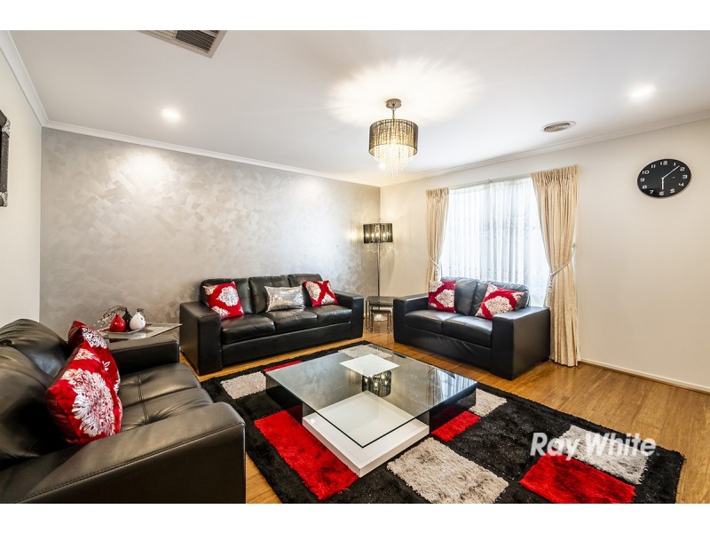 77 Golden Grove Drive, Narre Warren South VIC 3805