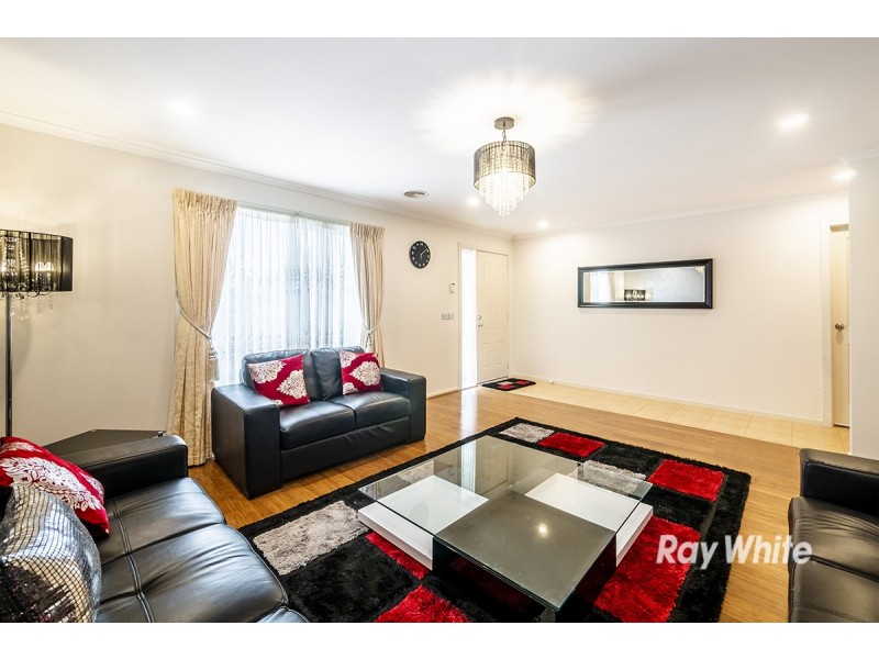 77 Golden Grove Drive, Narre Warren South VIC 3805