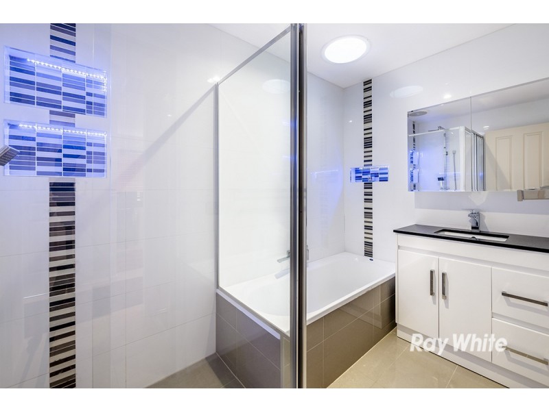 77 Golden Grove Drive, Narre Warren South VIC 3805