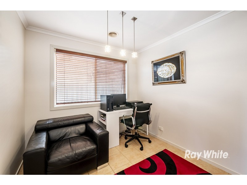 77 Golden Grove Drive, Narre Warren South VIC 3805