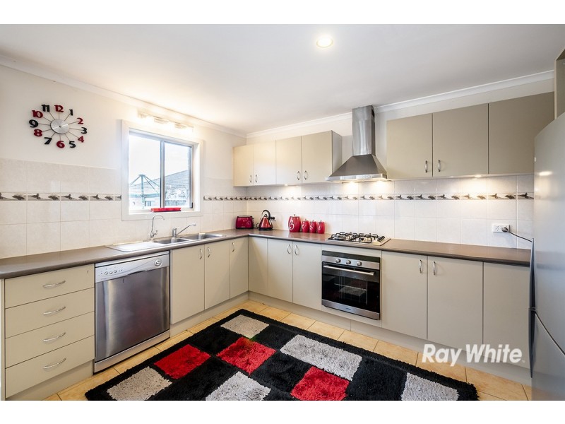 77 Golden Grove Drive, Narre Warren South VIC 3805