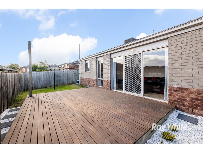 77 Golden Grove Drive, Narre Warren South VIC 3805