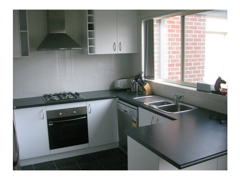 6/107-109 Breens Road, Cranbourne West VIC 3977