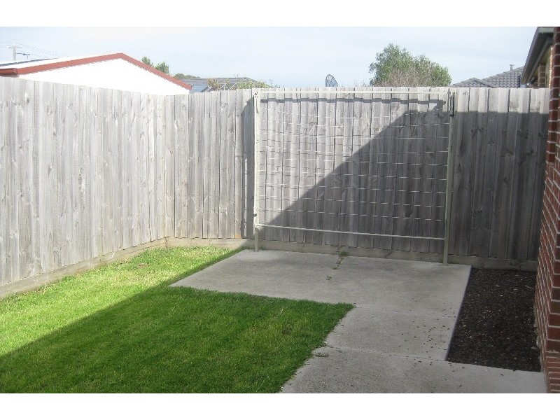 6/107-109 Breens Road, Cranbourne West VIC 3977