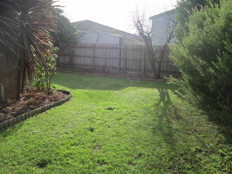 8 Lakeview Drive, Narre Warren South VIC 3805