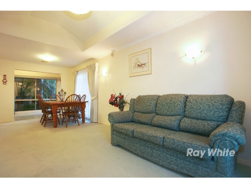 100 Lawless Drive, Cranbourne North VIC 3977