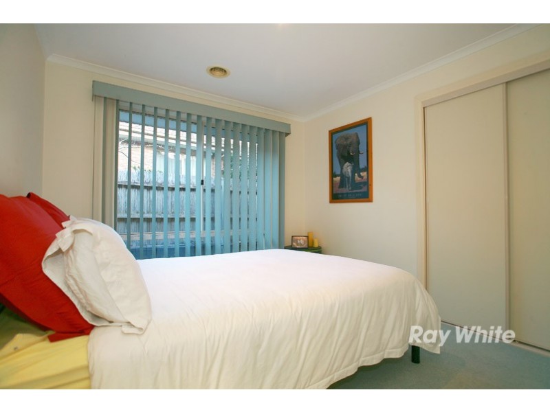 100 Lawless Drive, Cranbourne North VIC 3977