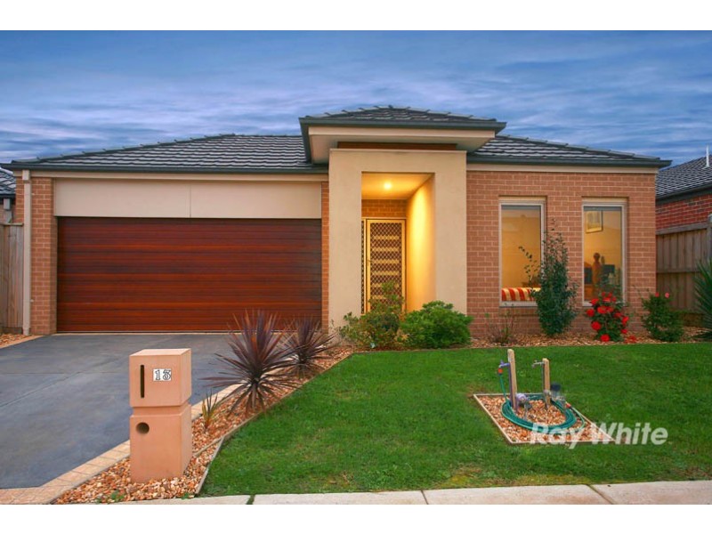 13 Bugle Lane, Cranbourne West VIC 3977