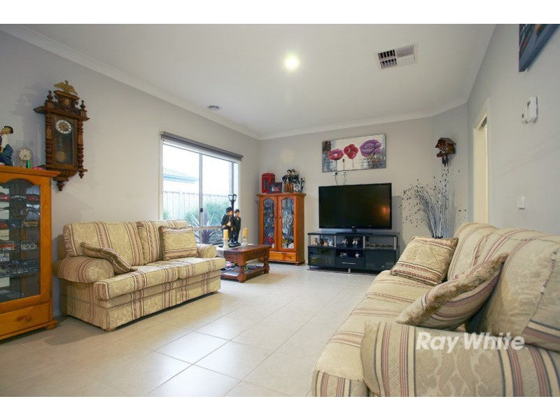 13 Bugle Lane, Cranbourne West VIC 3977