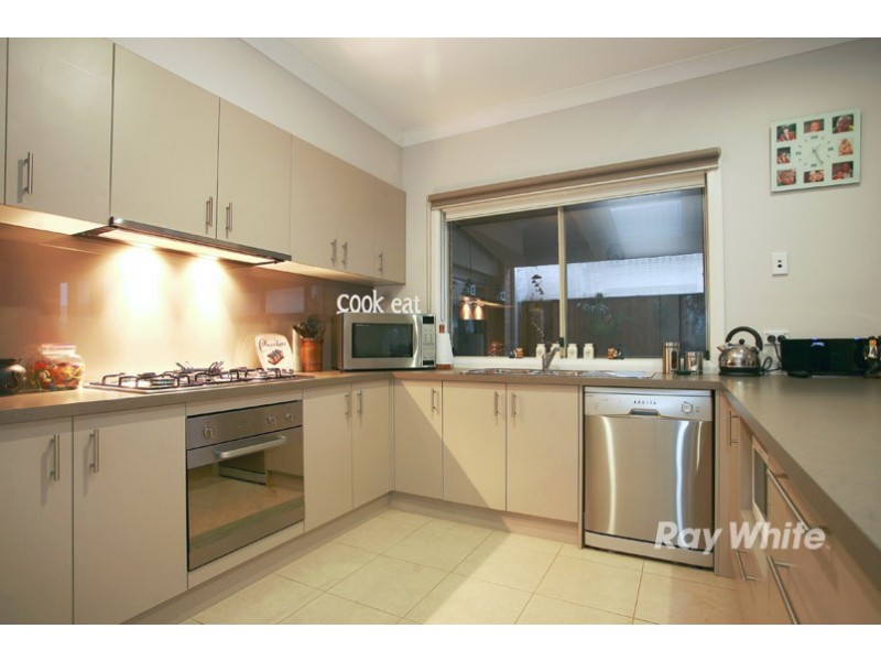 13 Bugle Lane, Cranbourne West VIC 3977