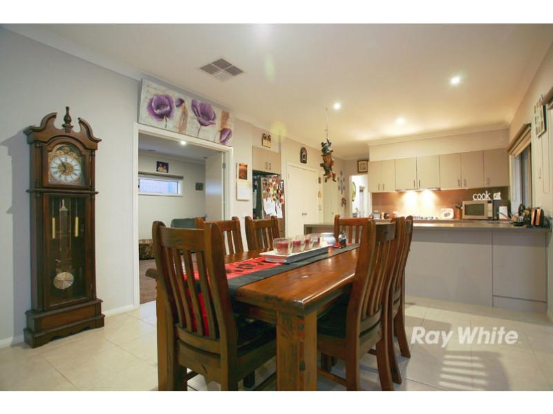 13 Bugle Lane, Cranbourne West VIC 3977