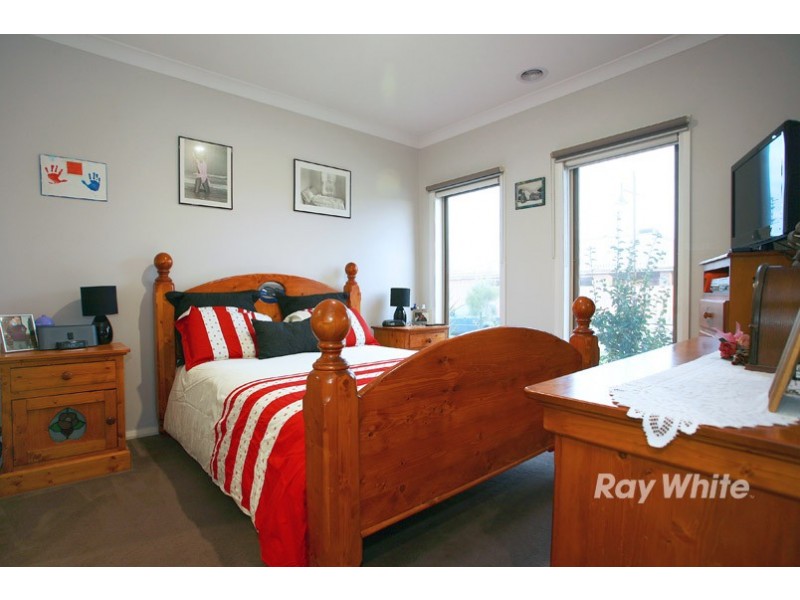 13 Bugle Lane, Cranbourne West VIC 3977