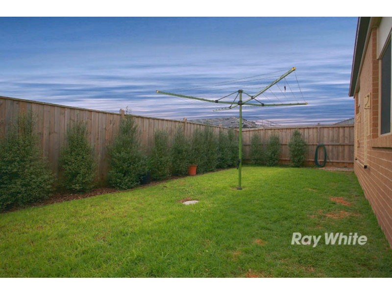 13 Bugle Lane, Cranbourne West VIC 3977