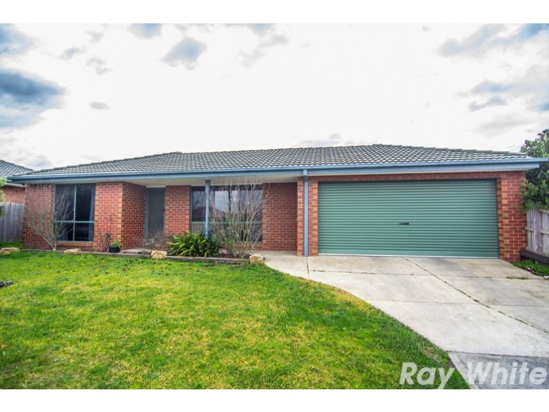 14 Chatham Close, Cranbourne East VIC 3977