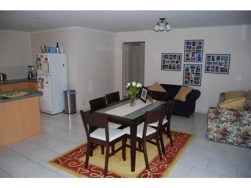 14 Chatham Close, Cranbourne East VIC 3977