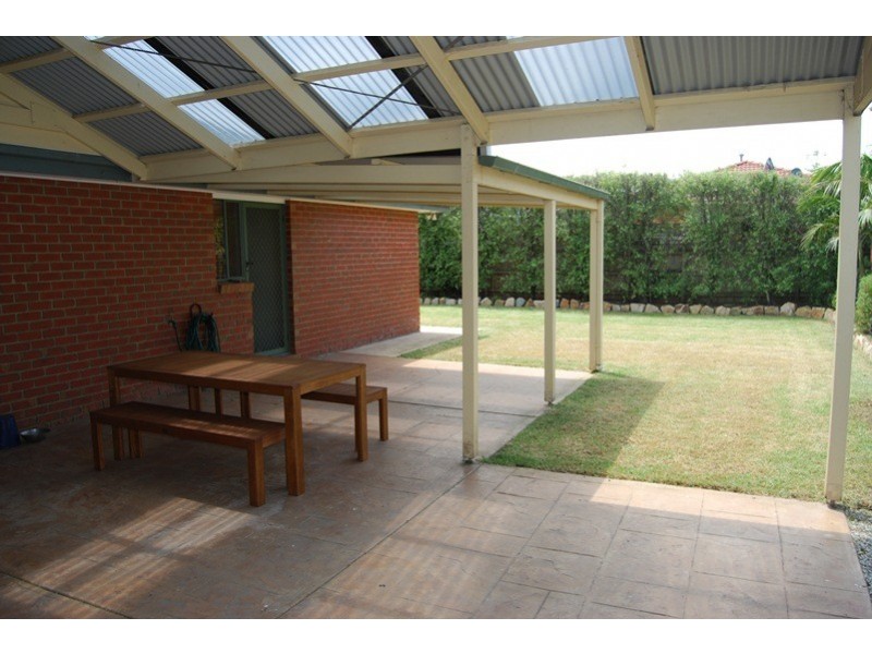 14 Chatham Close, Cranbourne East VIC 3977