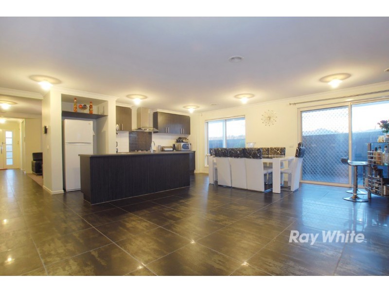 11 Kingdom Drive, Cranbourne VIC 3977