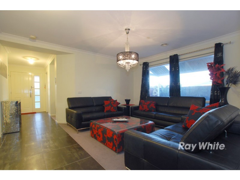 11 Kingdom Drive, Cranbourne VIC 3977