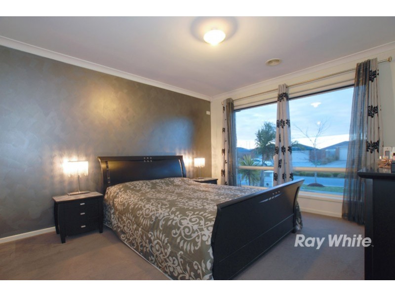 11 Kingdom Drive, Cranbourne VIC 3977