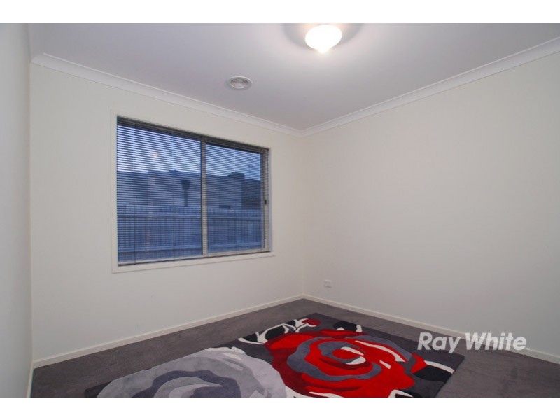 11 Kingdom Drive, Cranbourne VIC 3977