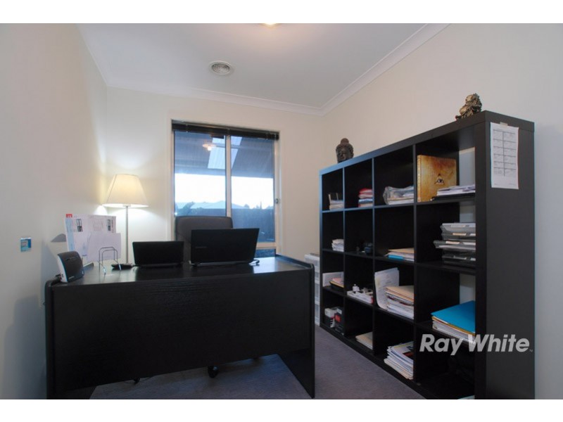 11 Kingdom Drive, Cranbourne VIC 3977