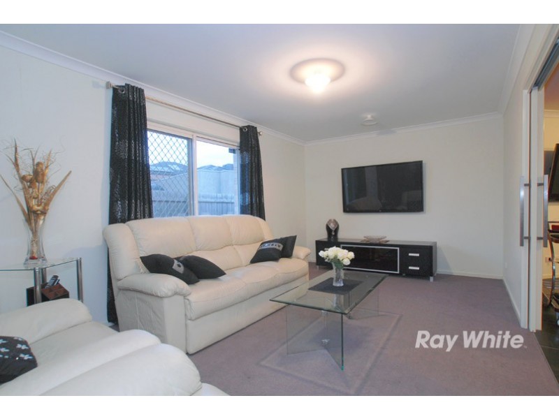 11 Kingdom Drive, Cranbourne VIC 3977