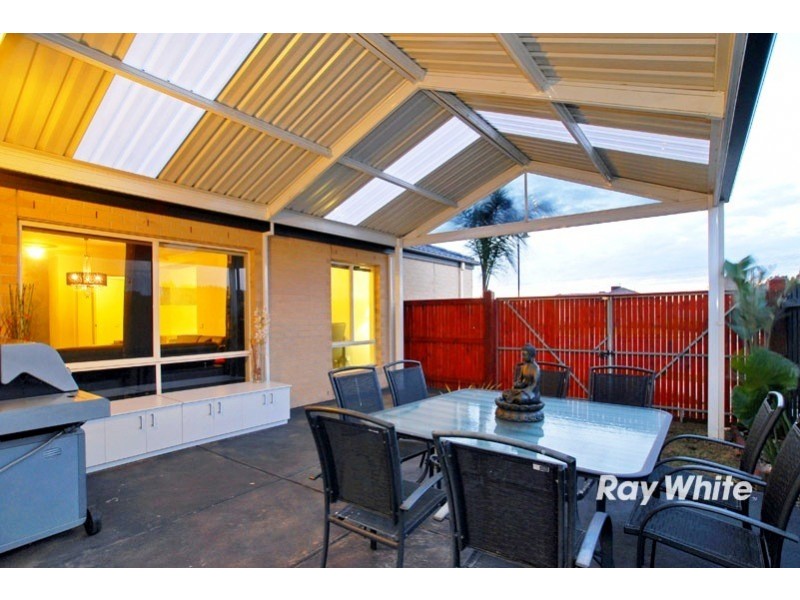 11 Kingdom Drive, Cranbourne VIC 3977